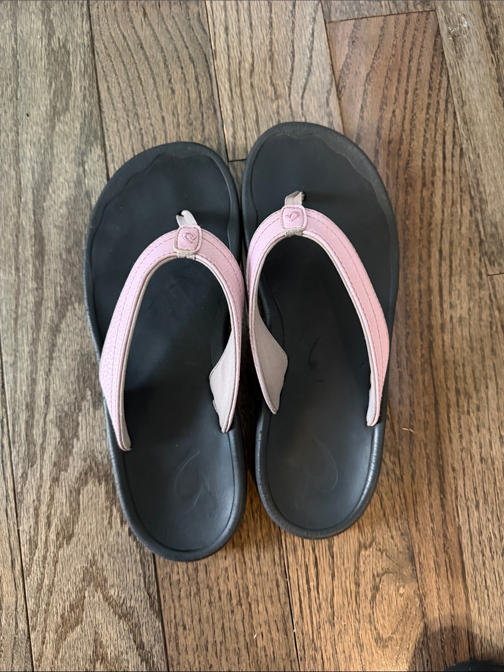 OluKai Ohana Women’s Flip Flop Sandals Pink Black Size 8